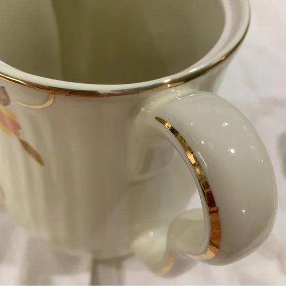 Vintage Hall’s Superior Autumn Leaf 8 Cup Coffee Pot & Lid - Picture 11 of 16